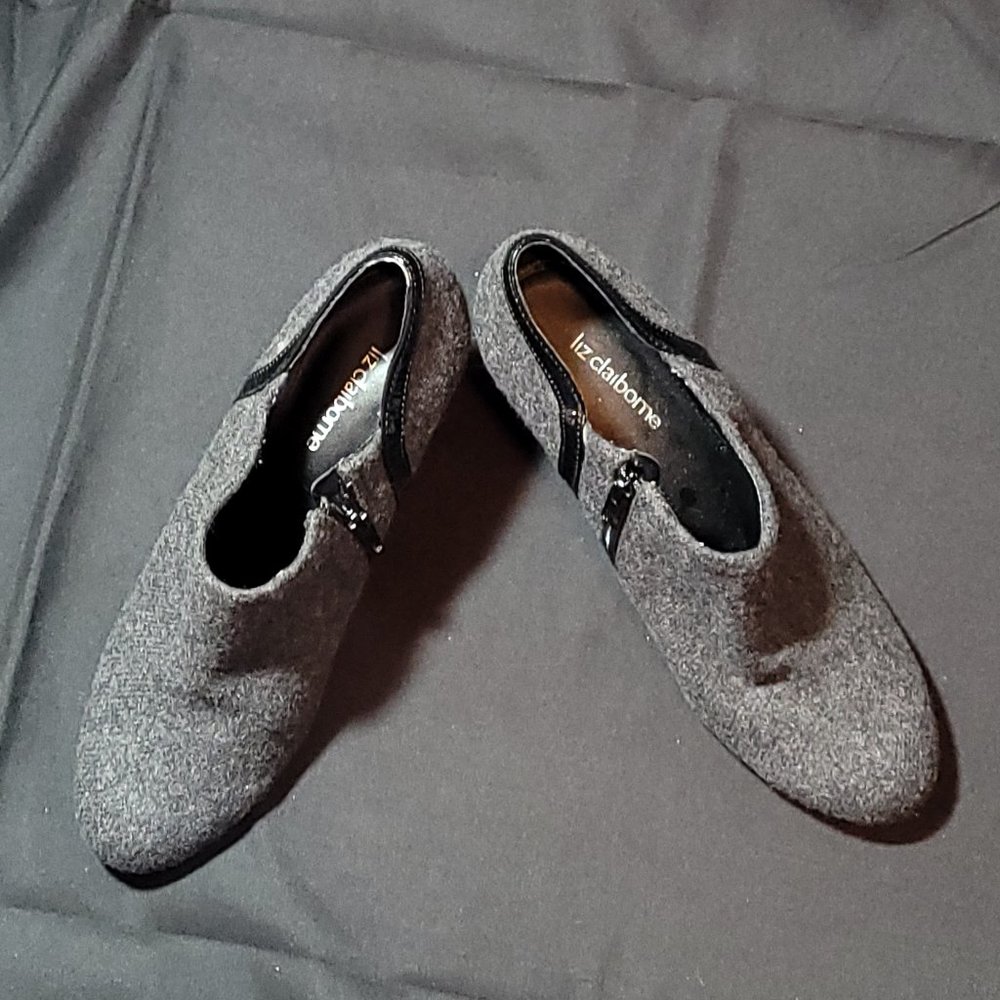 Liz Claiborne Gray wool Booties size 7.5